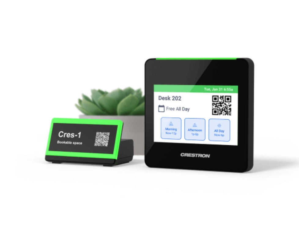 Dos dispositivos electrónicos de la marca Crestron para reservar escritorios en una oficina.